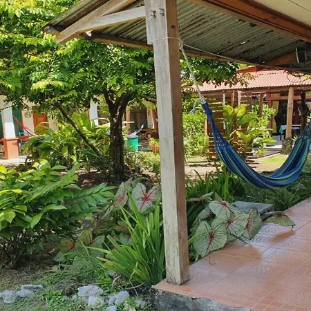 Cabinas Palmer Makanda Cahuita Exterior photo