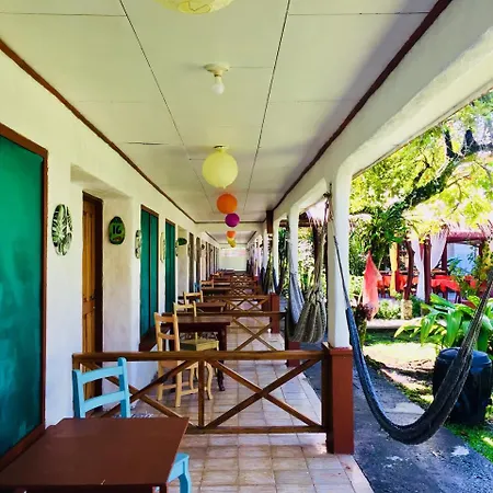 Cabinas Palmer Makanda Cahuita Exterior photo